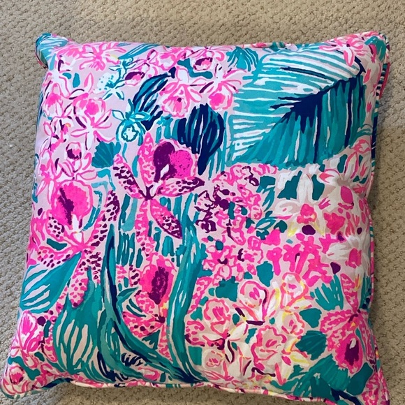 Lilly Pulitzer 18" x 18" Throw Pillow- Via Flora Print Front, Gold On Back - Picture 5 of 8